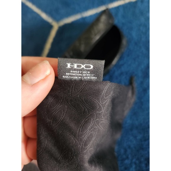 Oakley Soft Case Faux Leather Zip Up Glasses Case with Pouch - Picture 2 of 6